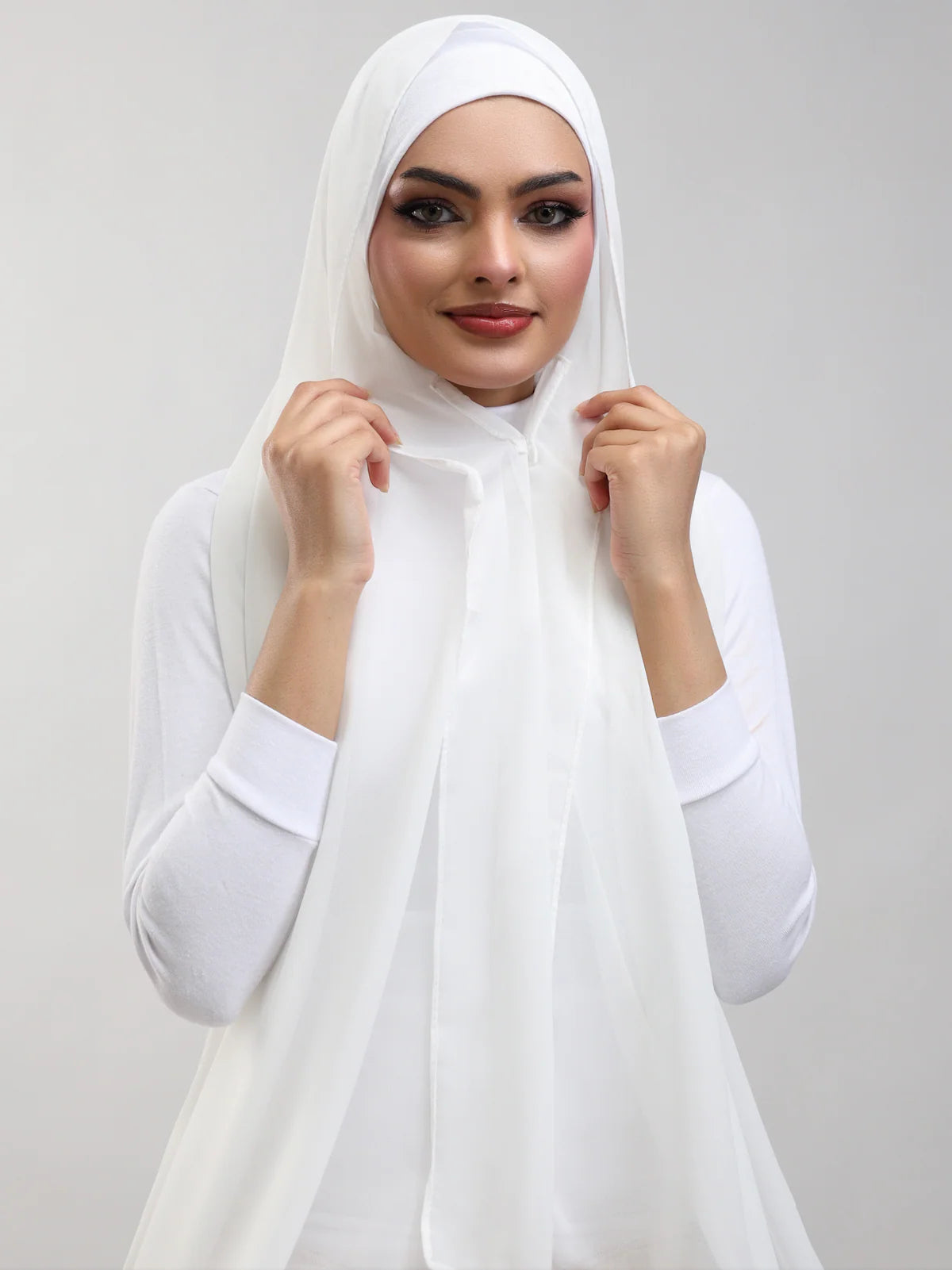 Instant Magnetic Hijab – No Pins Needed-03